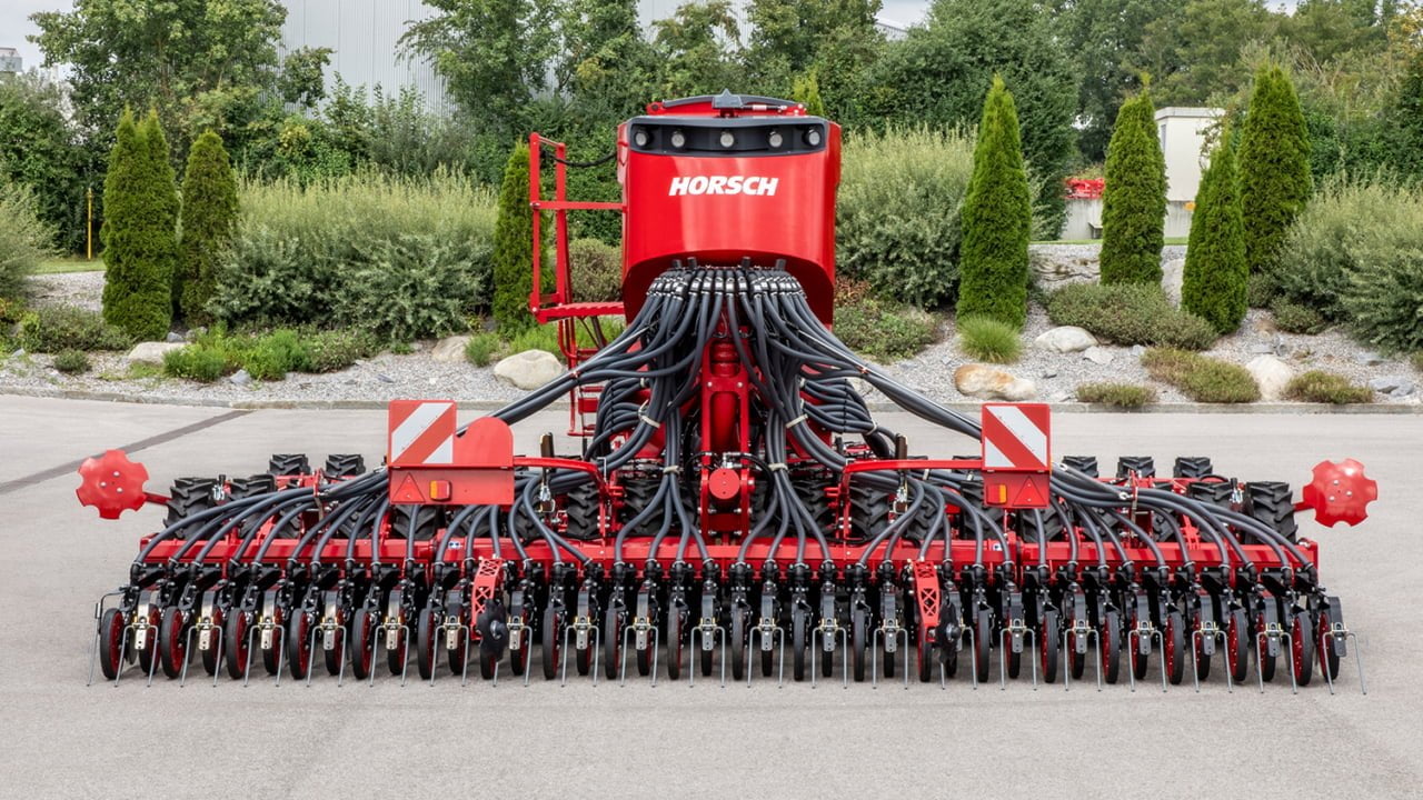 Horsch Pronto hopper with D8 Swivel and 0606 diffused